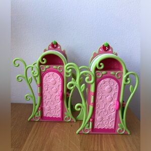 Lot of 2 2009 Hasbro Strawberry Shortcake Sweet Styles Closets - wardrobes only